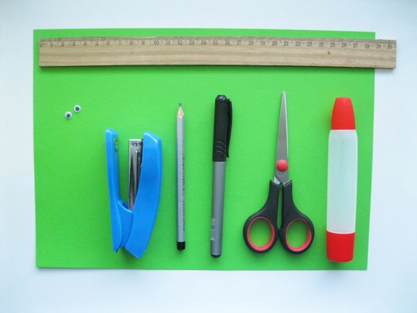 Krokodil aus farbigem Papier mit eigenen Händen