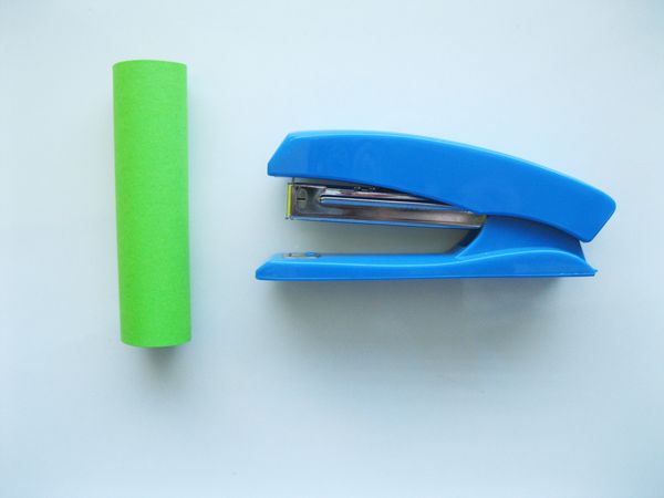 Krokodil aus farbigem Papier mit eigenen Händen