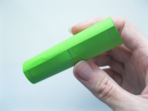 Krokodil aus farbigem Papier mit eigenen Händen