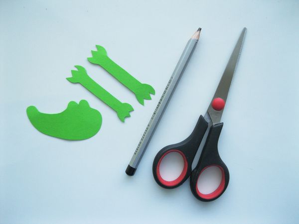 Krokodil aus farbigem Papier mit eigenen Händen