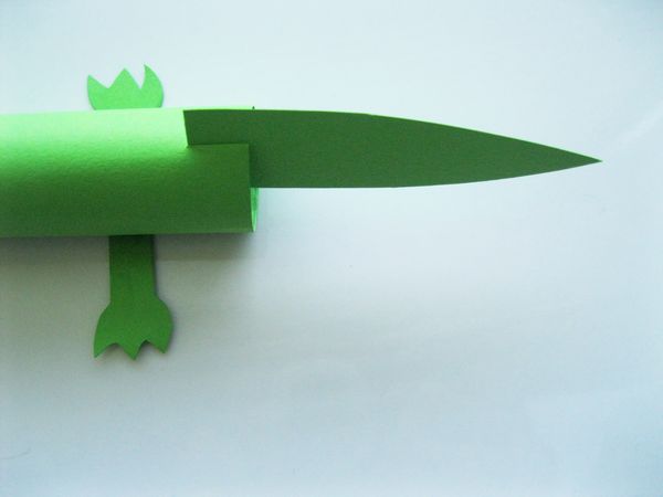 Krokodil aus farbigem Papier mit eigenen Händen