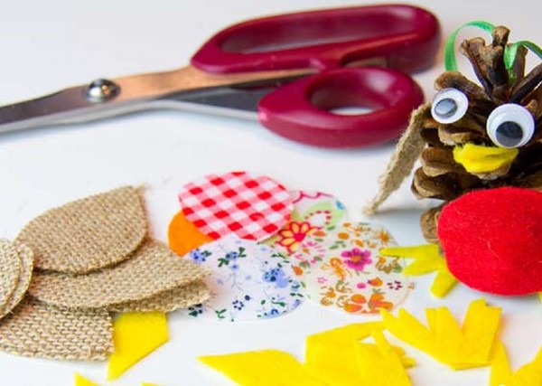 Handwerk "Geschenke des Herbstes" mit eigenen Händen aus natürlichen Materialien für Kindergarten und Schule