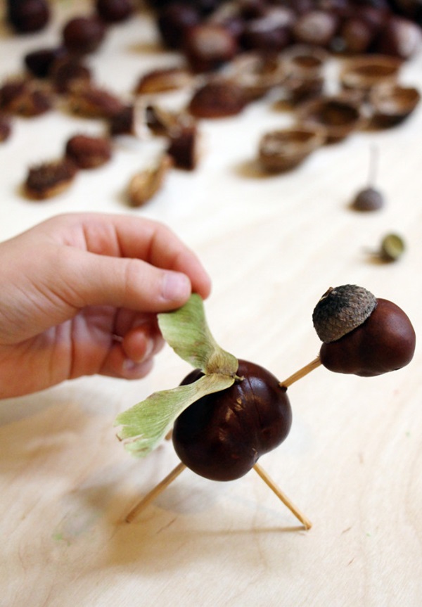 Handwerk aus Kastanien zum Thema Herbst