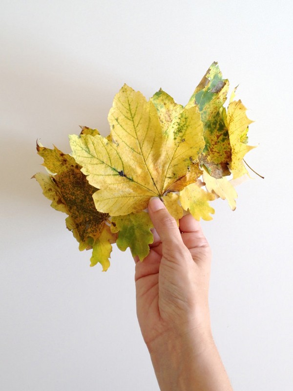 Handarbeiten aus Blättern zum Thema "Herbst" mit eigenen Händen für Schulkinder