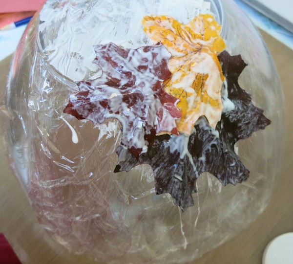 Handarbeiten aus Blättern zum Thema "Herbst" mit eigenen Händen für Schulkinder