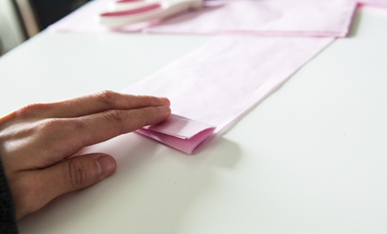 Wie man Pom-Poms aus Papier macht