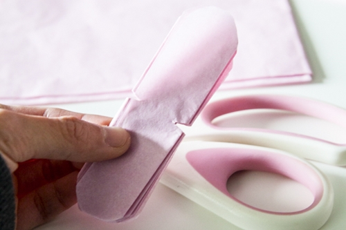 Wie man Pom-Poms aus Papier macht
