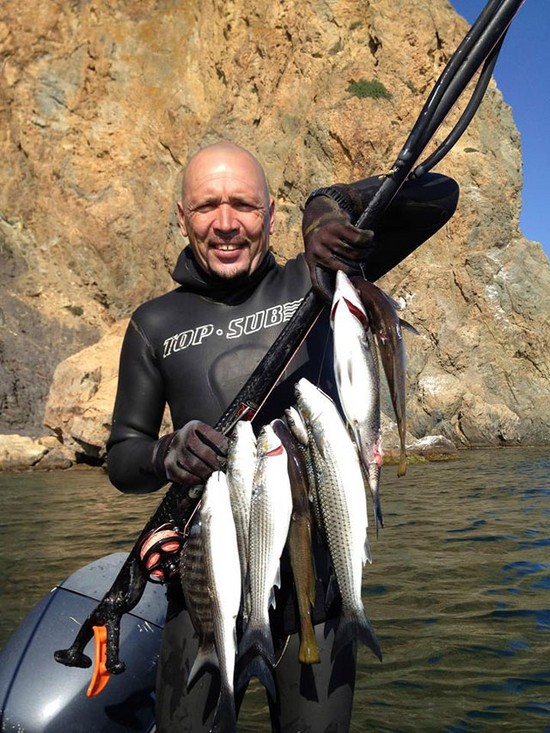 Große und kleine Fische: die besten Plätze zum Fischen auf der Krim