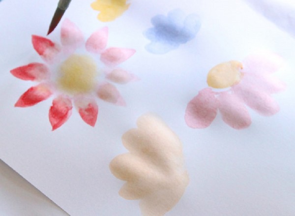 Muttertag mit eigenen Händen zeichnen: Bleistift, Farben, Kindergarten, Schule