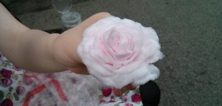 Ein Geschenk an Mama Blumen aus Watte