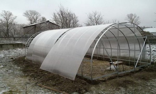 Gewächshaus aus Polycarbonat mit eigenen Händen: Blaupausen, Fotos, Video