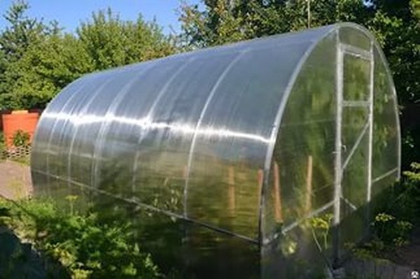 Gewächshaus aus Polycarbonat mit eigenen Händen: Blaupausen, Fotos, Video