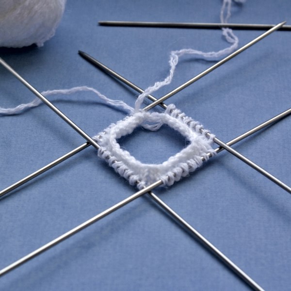 Manschette aus weißen Socken