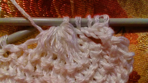 Durchbrochene Sommerbluse "Romantik des Sommers" mit Stricknadeln
