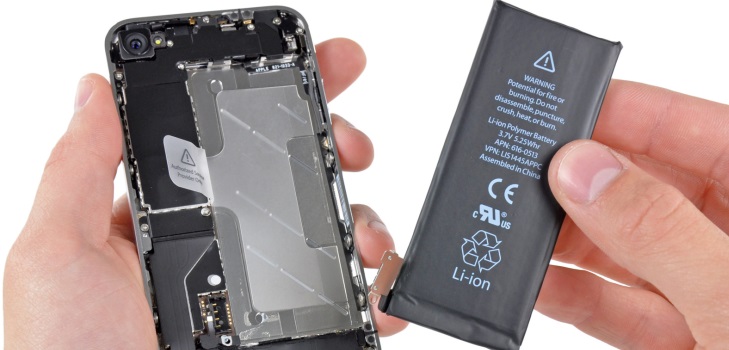 Wie man das Telefon ohne die Batterie einschaltet