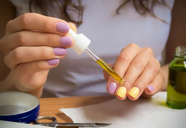 Perfekte Maniküre: Drei Regeln der täglichen Pflege