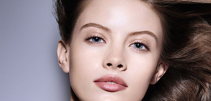 Effektives Make-up am 8. März: Geheimnisse von Chanel