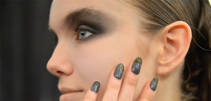 Glitzer- und Swarovski-Steine ​​als Trend der Wintermaniküre 2016-2017