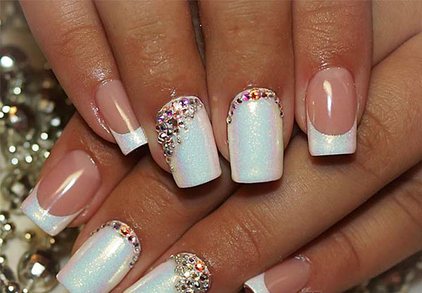 Glitzer- und Swarovski-Steine ​​als Trend der Wintermaniküre 2016-2017