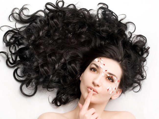 Wie man Haare zu Hause anbaut?