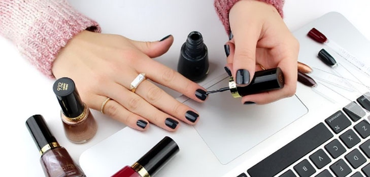 Kreative Maniküre mit deinen Händen: Top-4 stilvolle Designs von Instagram