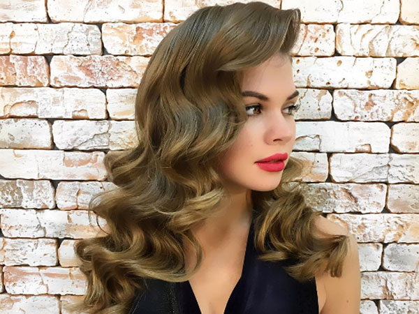 Locks und Zöpfe: exquisite Frisuren für den 8. März