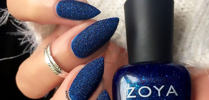 Die beste Neujahrsnagelkunst mit Lacken Zoya Enchanted