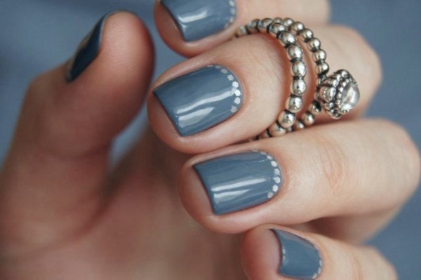 Welche Maniküre in der Schule am 1. September zu machen, ein Foto. Manicure-Ideen für den Wissenstag für Schüler der 9. und 11. Klassen