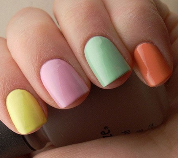 Welche Maniküre in der Schule am 1. September zu machen, ein Foto. Manicure-Ideen für den Wissenstag für Schüler der 9. und 11. Klassen