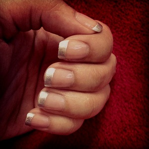 Maniküre mit Folie, wie man ein Hollywood-Nageldesign macht (Foto)