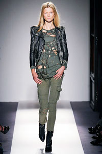 Jacke im Stil von Militär oder Safari Jacke im Stil von Militär oder Safari
