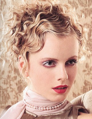 Frisuren für den Abschlussball 2011