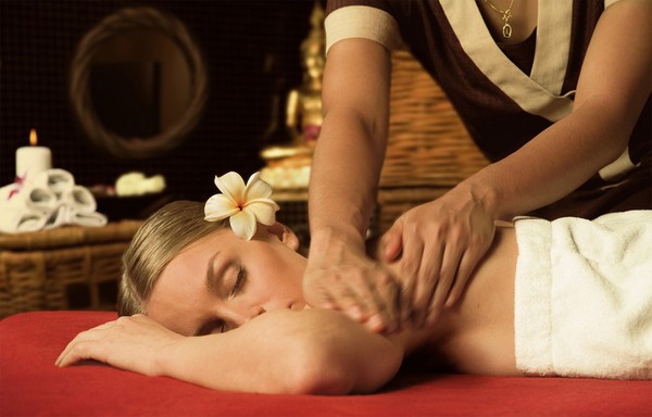 Kraft und Harmonie des Lebens: Thai-Massage im SPA-Salon Banyan Tree