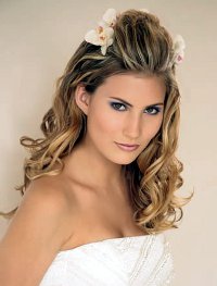 Hochzeitsfrisuren mit wallendem Haar