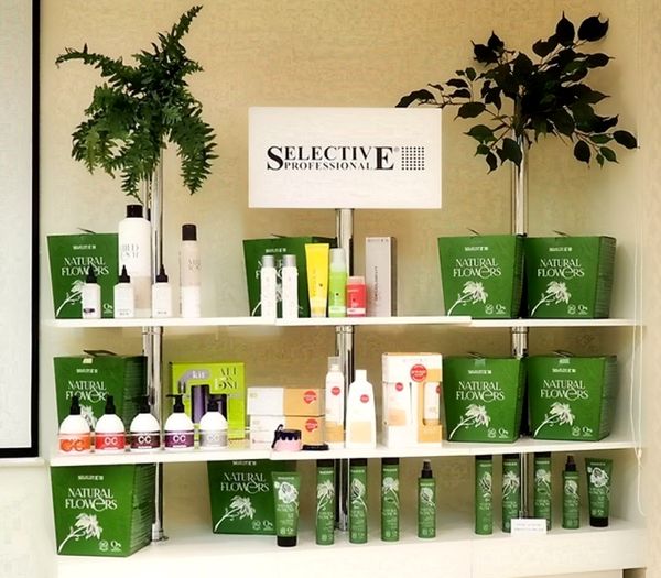 Geheimnisse der Natur: eine Öko-Linie für die Haarpflege Natürliche Blumen von Selective Professional