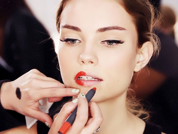 TOP-3 Lippenstifte, die den Lippenstift ersetzen