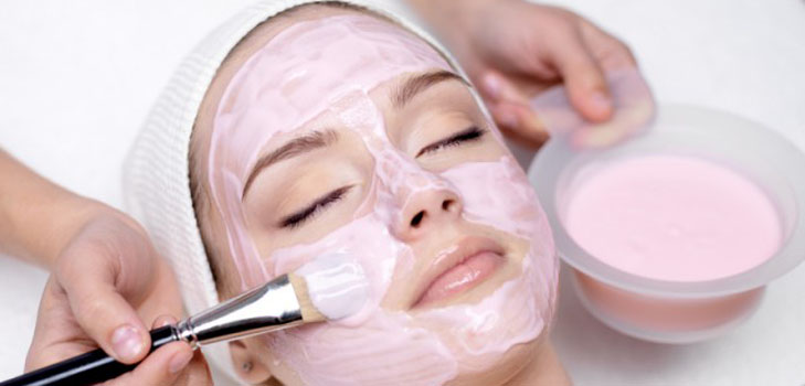 Wintergesichtsbehandlung: Pflegende Maske für trockene, verblassende Haut zu Hause