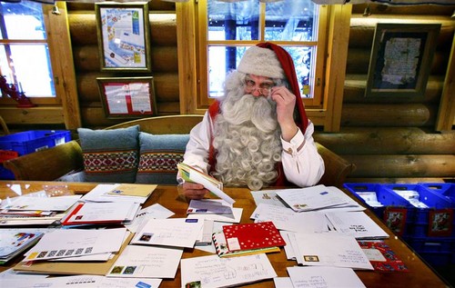 Original Briefe an den Weihnachtsmann von Kindern und Erwachsenen