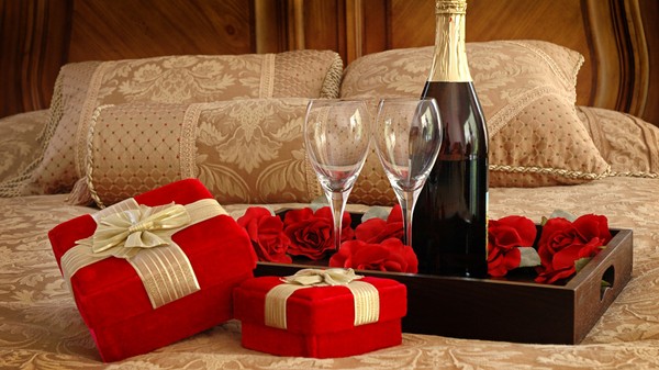 Valentinstag 2016: originelle Geschenke und die besten Grüße im Vers