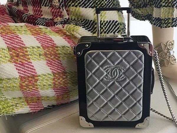 Die Straße ruft: der Clutch-Koffer Trolley Minaudiere von Chanel