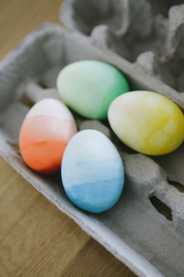 Christus Auferstehung: wie man Eier für Ostern malt