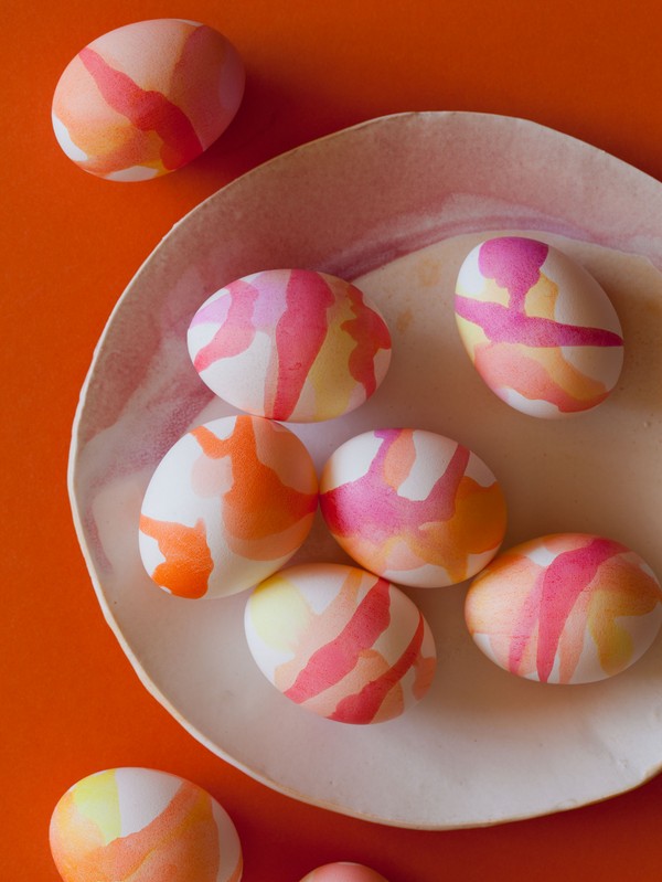 Christus Auferstehung: wie man Eier für Ostern malt