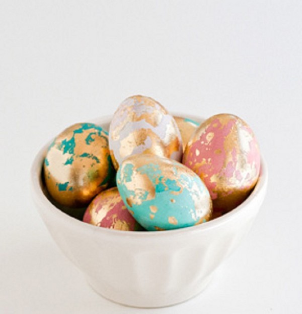 Christus Auferstehung: wie man Eier für Ostern malt