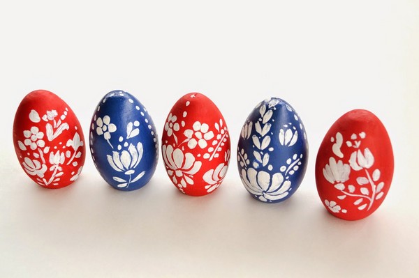 Christus Auferstehung: wie man Eier für Ostern malt