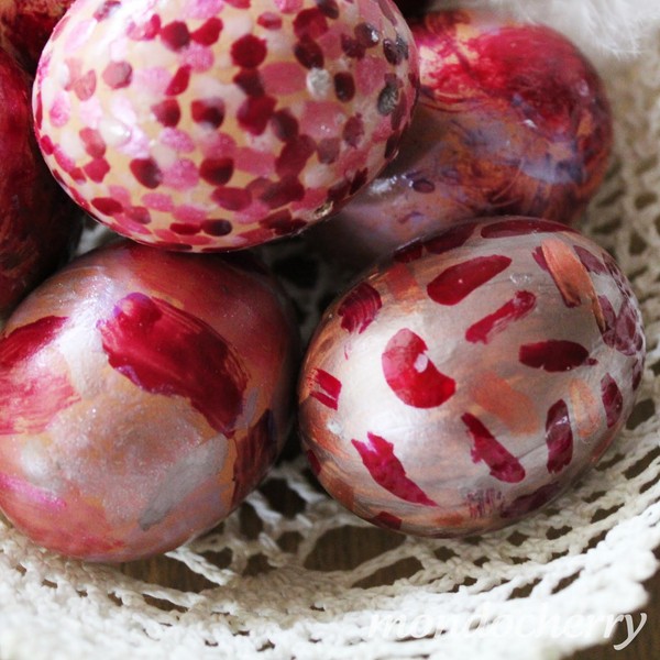 Christus Auferstehung: wie man Eier für Ostern malt