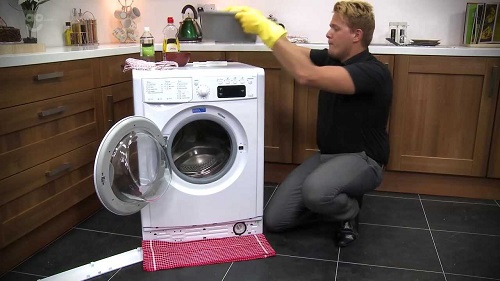Wie man eine Waschmaschine reinigt