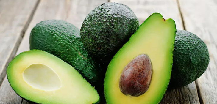 Wie man Avocado richtig isst