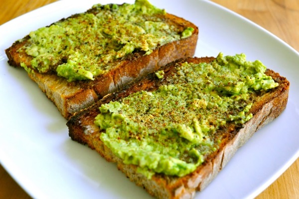 Wie man Avocado richtig isst