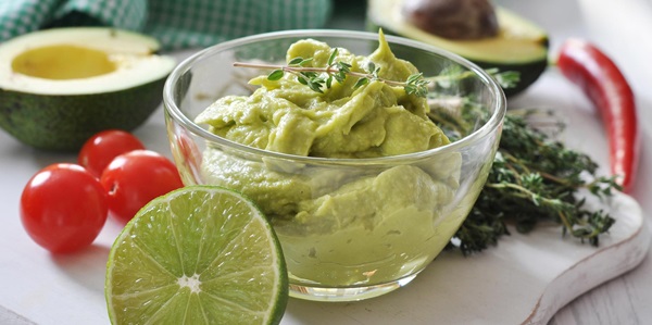 Wie man Avocado richtig isst