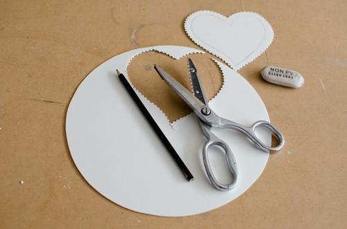 Wie man einen Valentinsgruß verziert